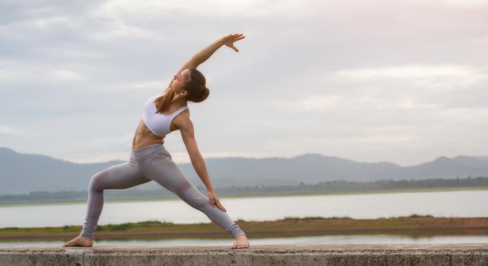 What is Somatic Yoga? Benefits, How It Works & Who Must Avoid