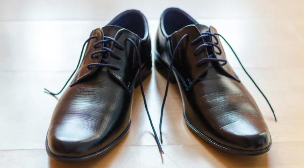 How to Lace Dress Shoes? – Best Ways to Do It